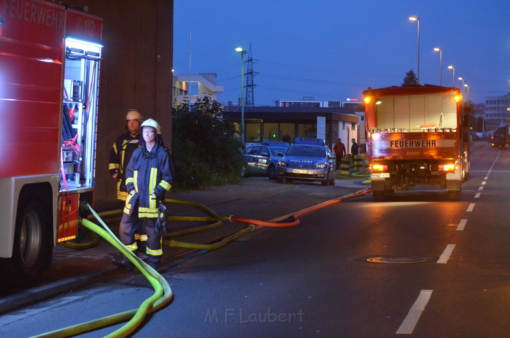 Grossfeuer Poco Lager Koeln Porz Gremberghoven Hansestr P297.JPG - Miklos Laubert